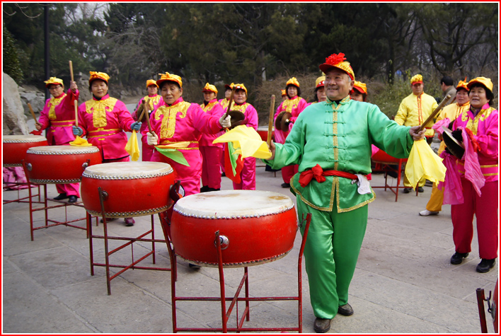 欢乐锣鼓贺元旦