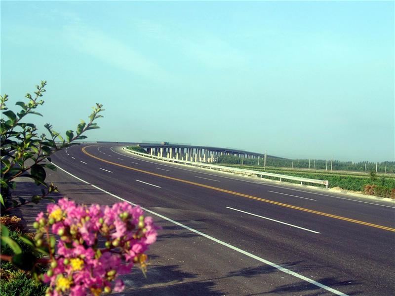 路畅景美奏和谐