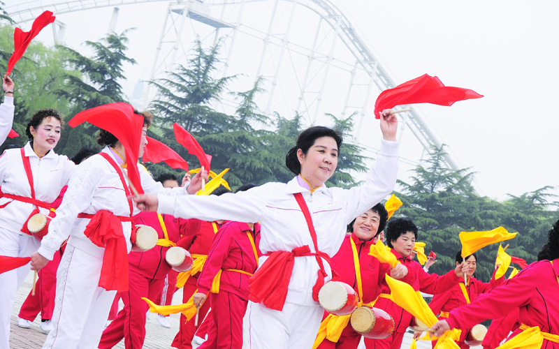 《欢乐腰鼓扭起来》