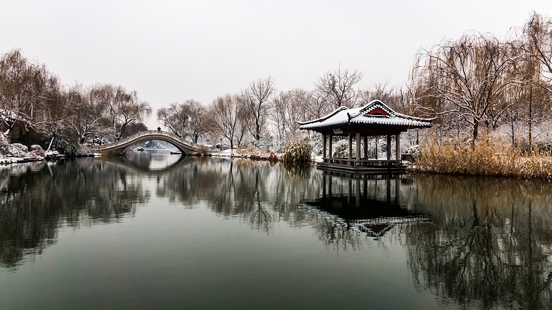 明湖雪景