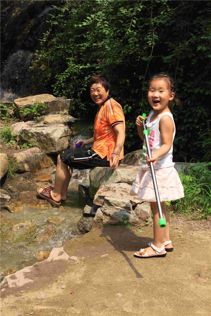 天伦之乐，祖孙2