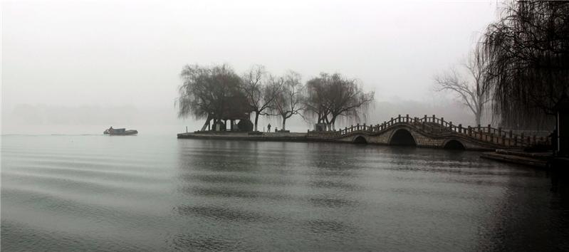 雾锁明湖（2）