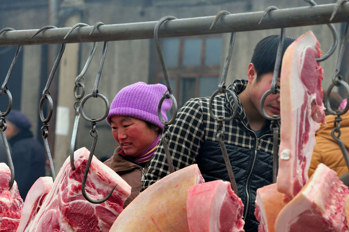 赶集割肉过大年