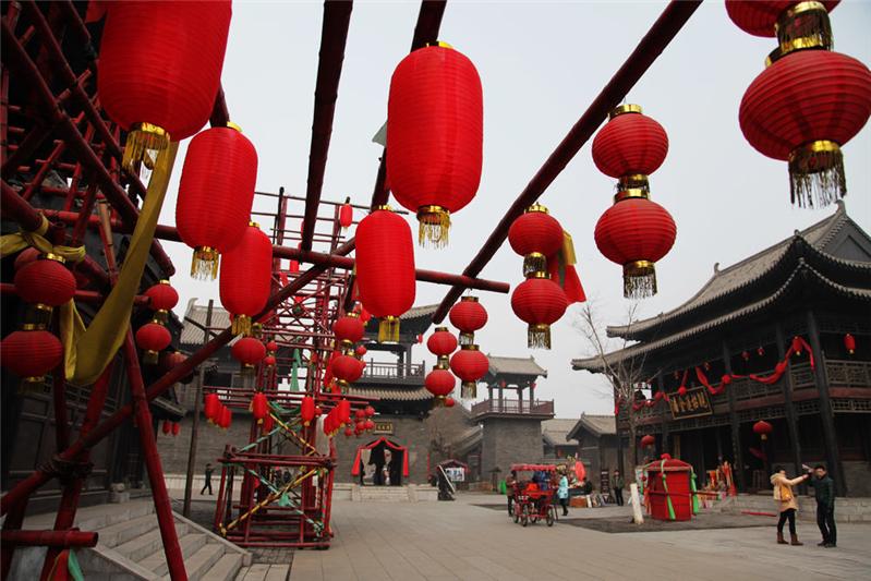 节日水浒影视城