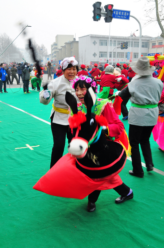 欢欢喜喜闹元宵