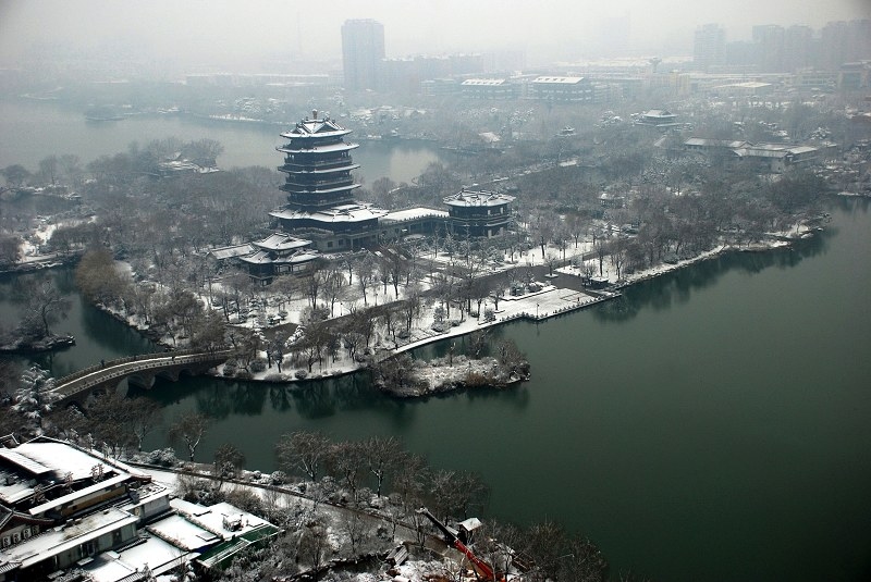 瞰拍明湖雪景（1）