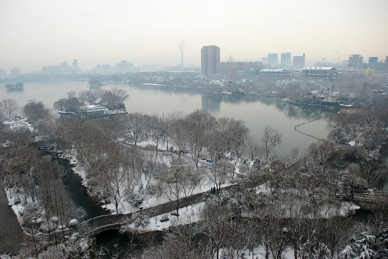 瞰拍明湖雪景（2）