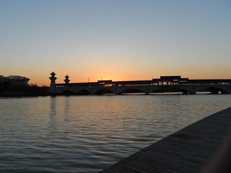 夕阳下的大成桥