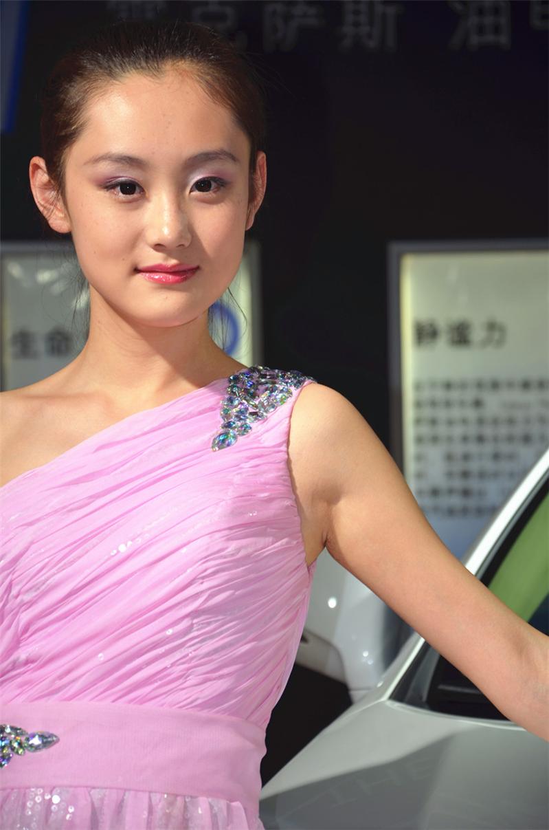 清纯车模