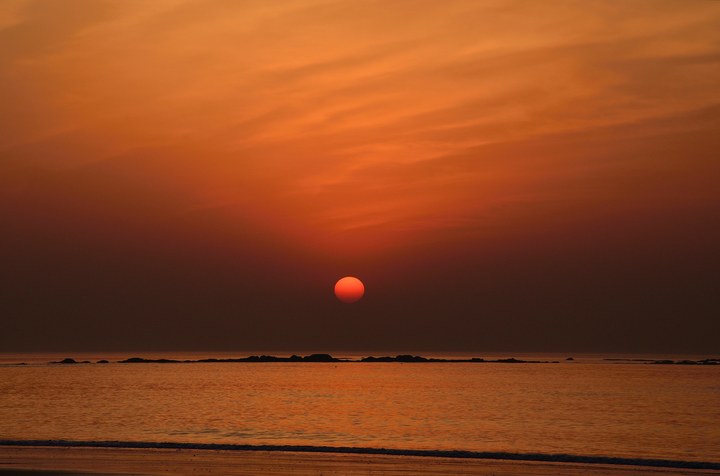 海边日出