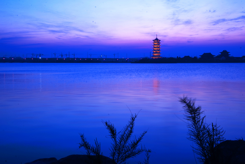 少海夜色