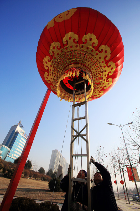 大红灯笼高高挂