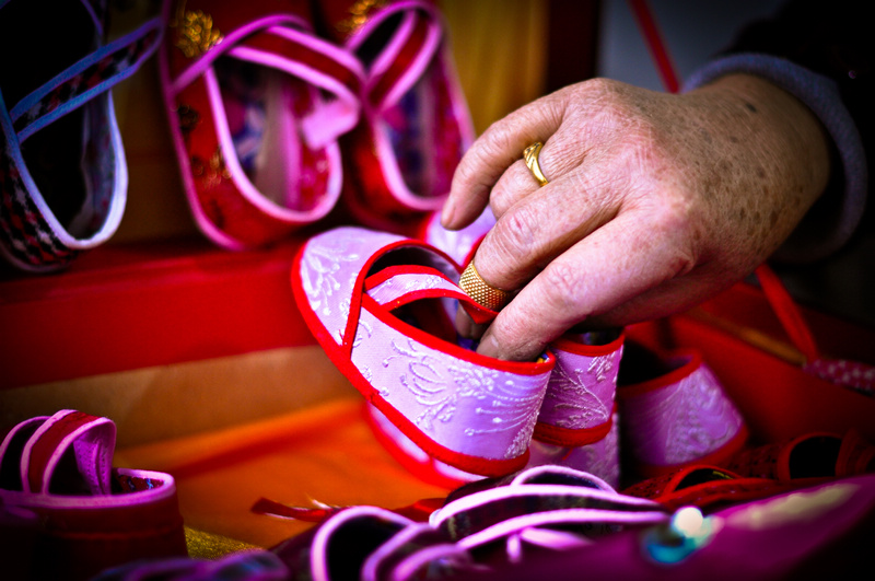 老妈和她的手工小布鞋--(2)