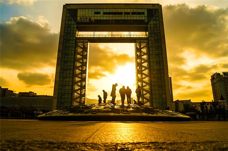 幸福门下祈福人