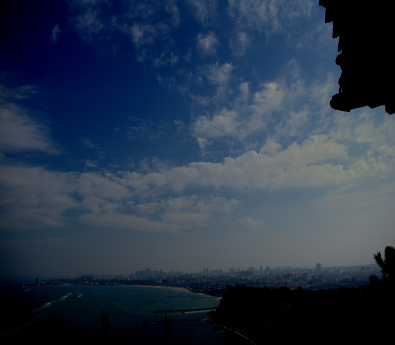 灰蒙蒙的城市远景