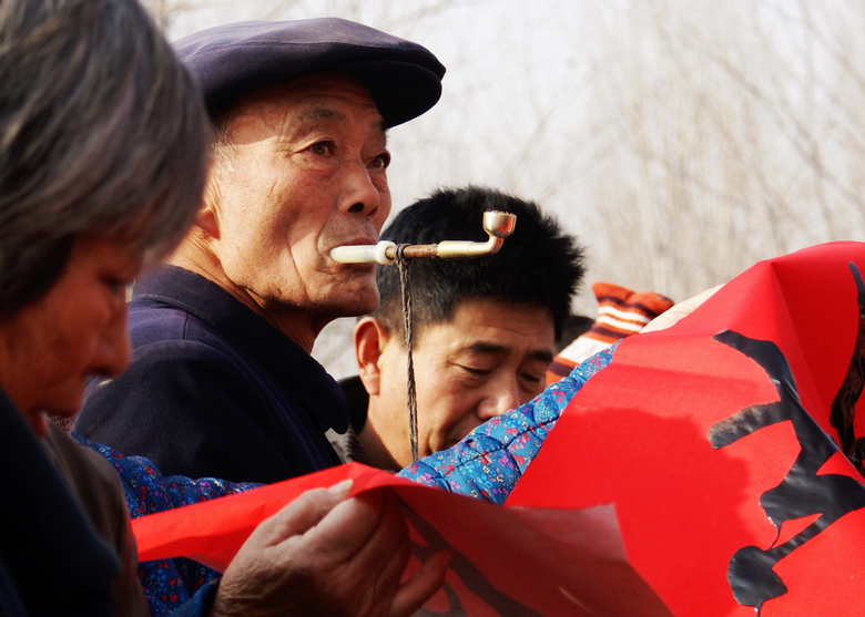 赶年集的鲁西南汉子