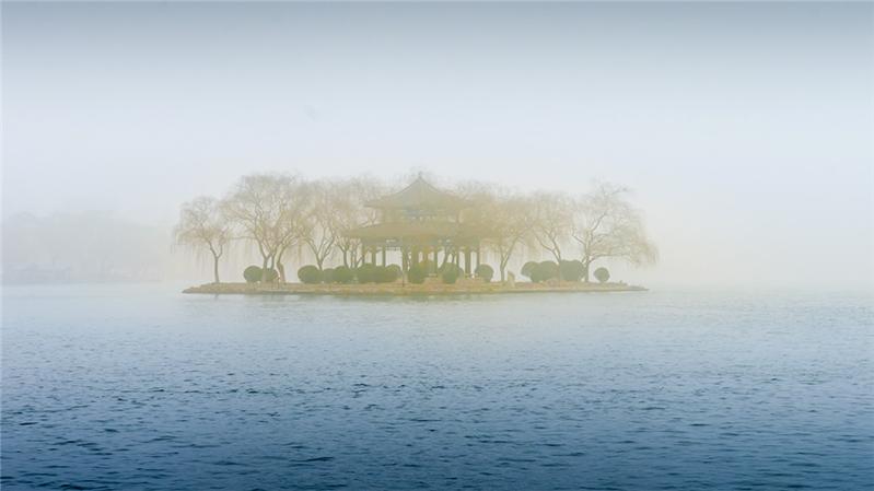 明湖小景