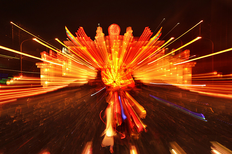 灯花绽放元宵夜