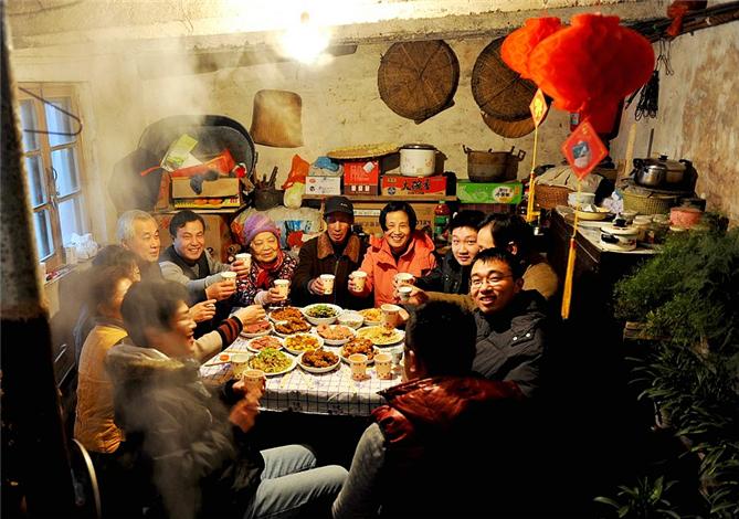 儿孙满堂聚年夜_回家随手拍全国摄影大赛