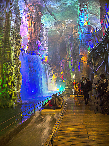 “宝泰隆”地下大裂谷漂流（6）