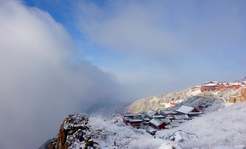 《凌云宵汉有仙宫》