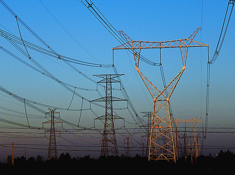 电网紧连千万家