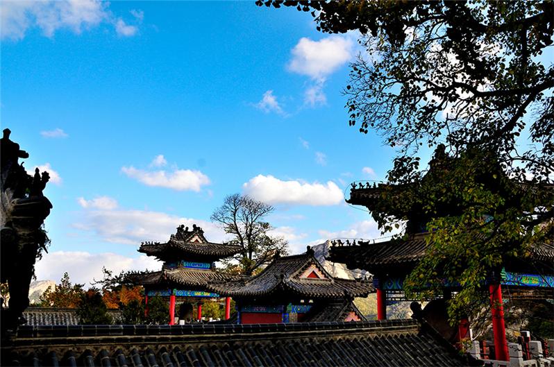 神清观。钟鼓楼