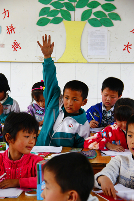 八路军希望小学的孩子们之二