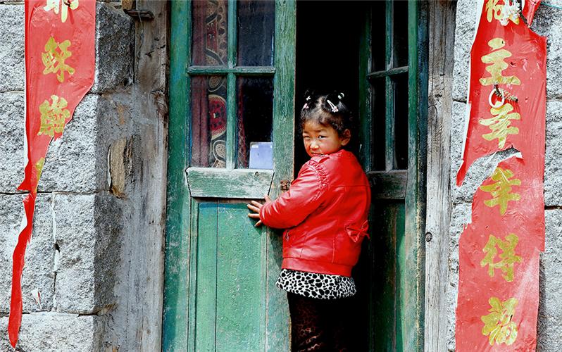 《鱼村里的小女孩》