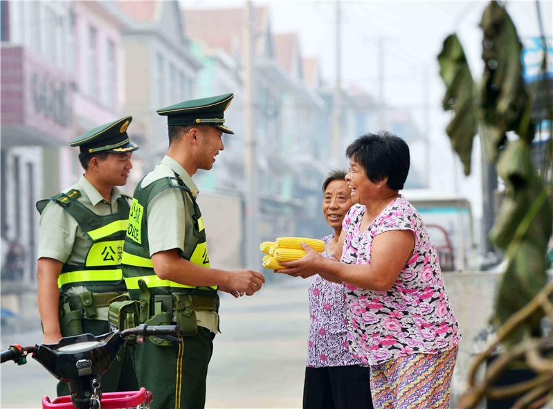 海岛千余渔民的守护兵