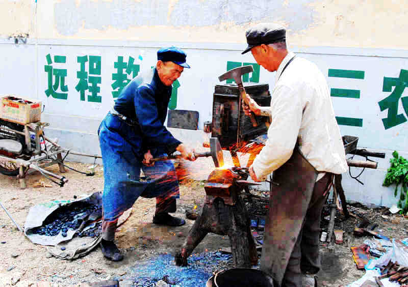 《农村铁匠》