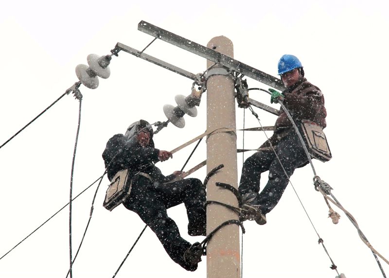 雪中送炭保供电