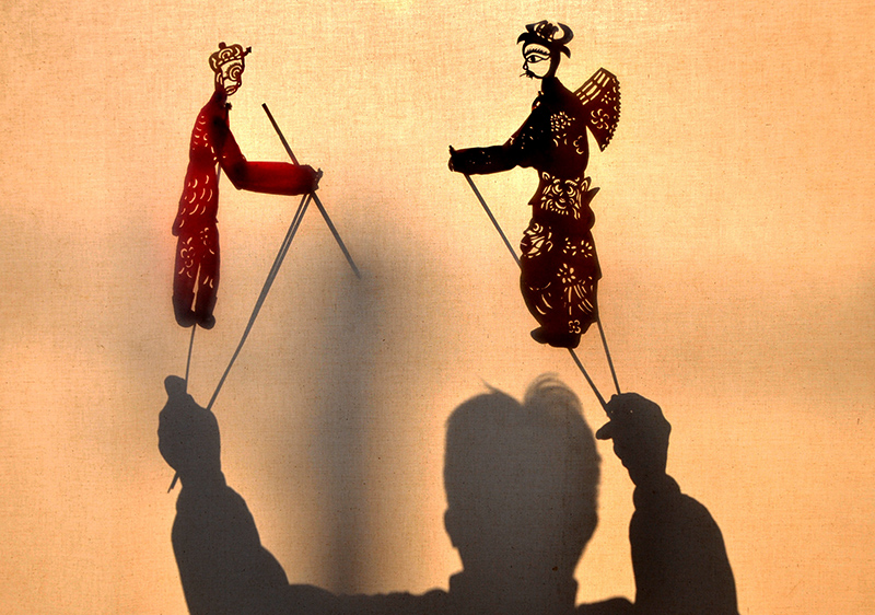 一个人的皮影戏