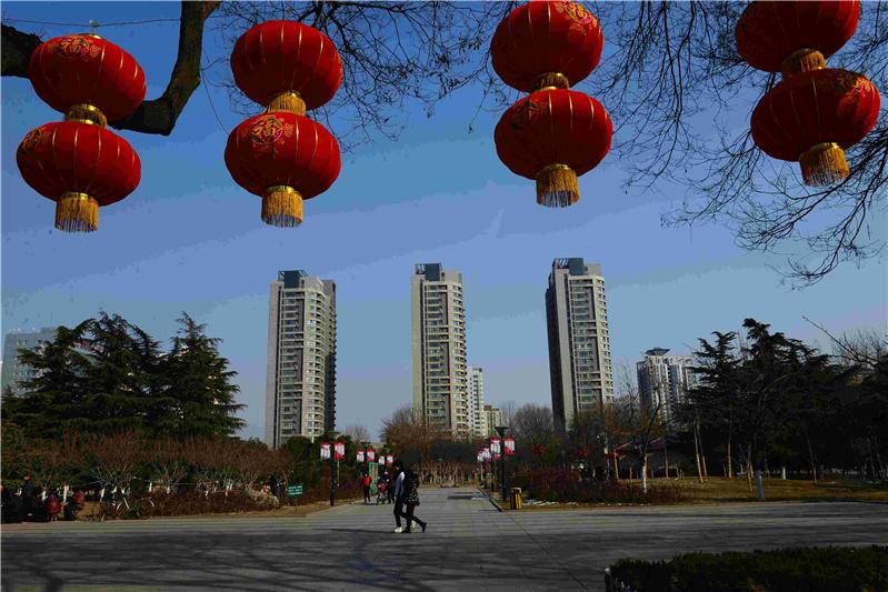 大红灯笼高高挂