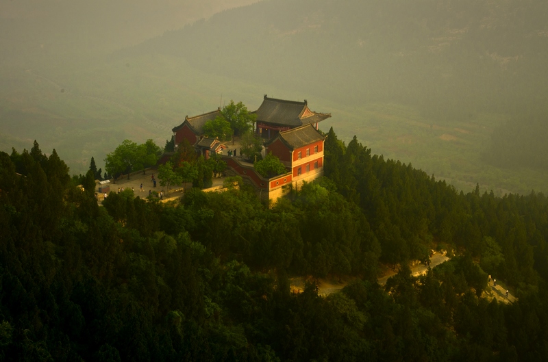 朝阳初映望寿阁