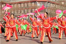 欢乐的舞蹈跳起来