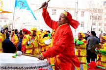 擂起战鼓闹元宵