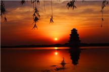 夕阳下的宝塔