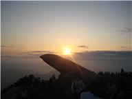 日出山头