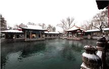 水雾蒸腾趵突泉