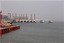 《东营海港输油码头》