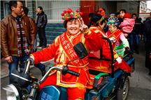 开着专车去演出