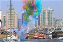 “青岛”号起航