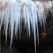 已是悬崖百丈冰