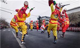 打起腰鼓庆新春