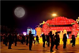 广场元宵夜