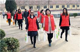 慰问敬老院老人