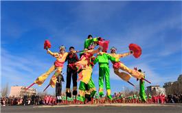 闹元宵之高跷飞舞