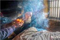 山沟沟里的四世同堂老人