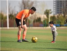 孩子，你长大了要进鲁能队！